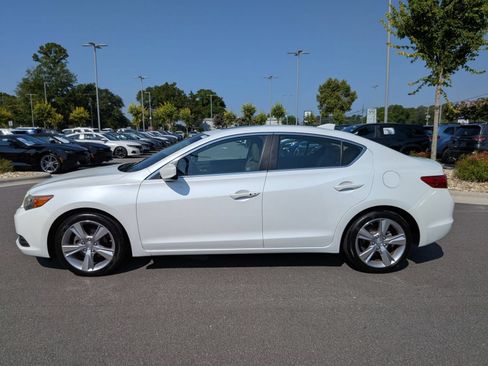 Used 2013 Acura ILX w/ Premium Package FWD image 6