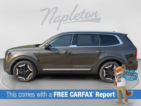 Used 2023 Kia Telluride S AWD/4WD image 2