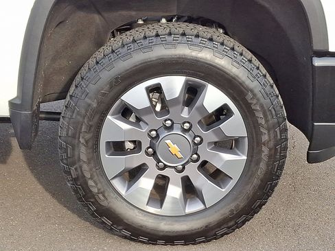 Certified 2024 Chevrolet Silverado 2500 Custom w/ Custom Convenience Package image 8