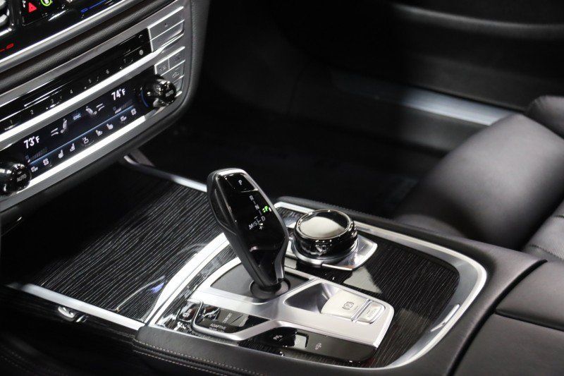 Used 2020 BMW 750i xDrive w/ Executive Package AWD/4WD image 65