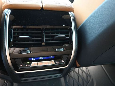 New 2026 BMW X5 xDrive40i w/ Climate Comfort Package image 18