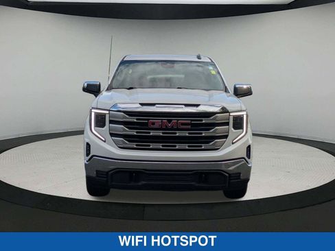 Used 2022 GMC Sierra 1500 SLE image 9