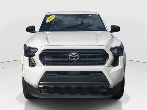 Used 2024 Toyota Tacoma SR image 2