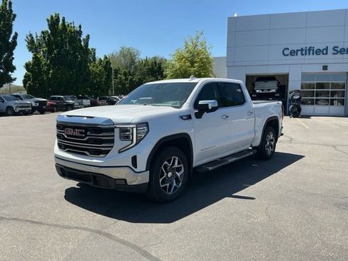 Used 2023 GMC Sierra 1500 SLT w/ SLT Convenience Package AWD/4WD image 10