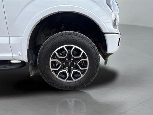 Used 2018 Ford F150 Lariat w/ Equipment Group 502A Luxury image 29