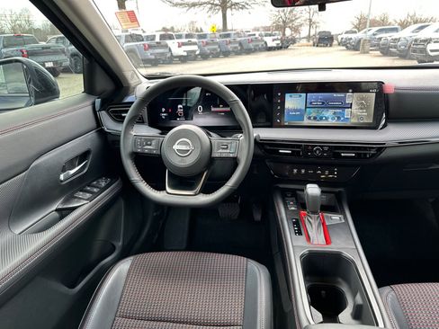 Certified 2025 Nissan Kicks SR FWD image 23