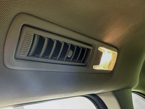 Used 2021 Toyota Sienna Limited image 26