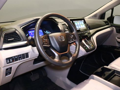 Used 2019 Honda Odyssey EX image 10