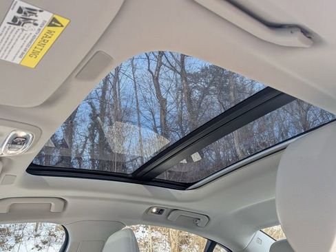 Used 2021 Volvo S60 T6 Momentum image 10