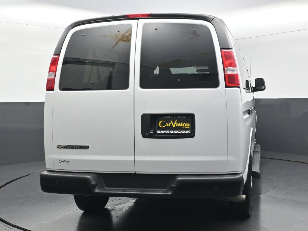 Used 2023 Chevrolet Express 3500 LS RWD image 4