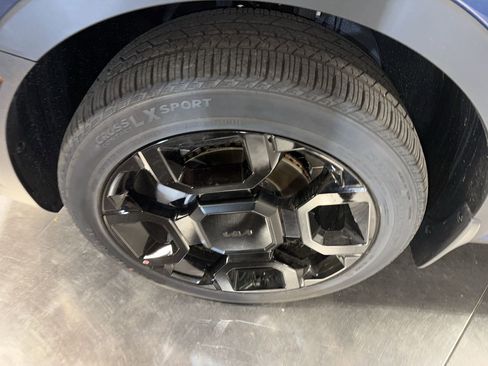 New 2025 Kia Sorento X-Line EX image 10