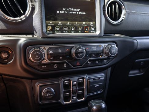 Used 2020 Jeep Gladiator Overland AWD/4WD image 25