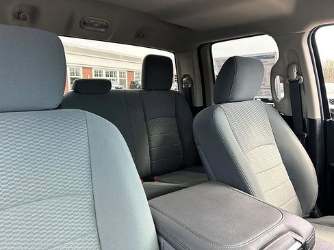 Used 2018 RAM 1500 Express AWD/4WD image 36