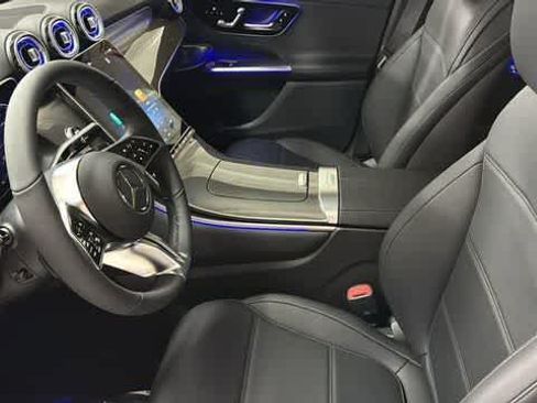 Used 2026 Mercedes-Benz GLC 300 4MATIC image 4