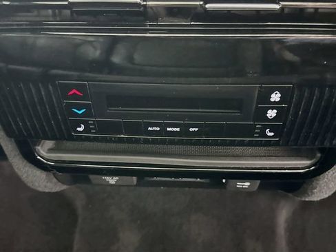 Used 2024 Jeep Wagoneer 4WD w/ Premium Group I image 27