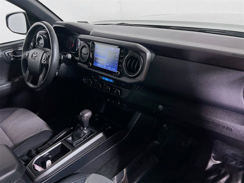 Certified 2023 Toyota Tacoma TRD Off-Road image 26