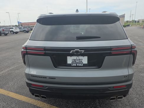 Used 2024 Chevrolet Traverse LT w/ Midnight/Sport Edition AWD/4WD image 5
