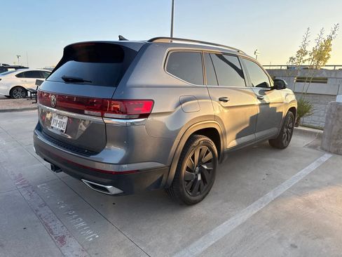 Used 2024 Volkswagen Atlas SE FWD image 5