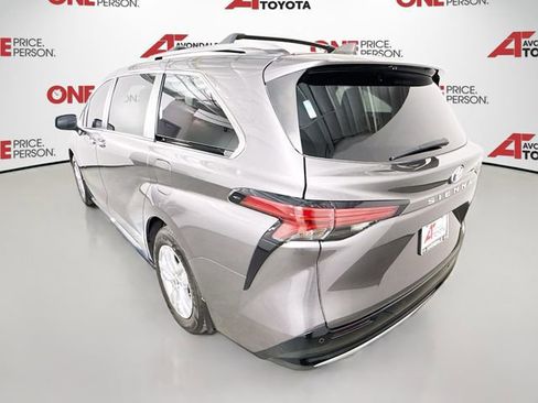 Certified 2024 Toyota Sienna Limited image 5