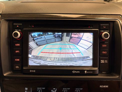 Used 2018 Toyota Sequoia Platinum AWD/4WD image 27