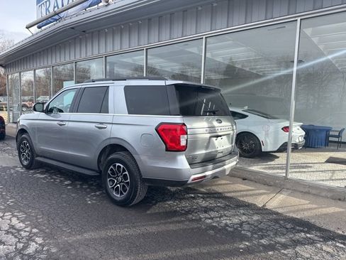 Used 2024 Ford Expedition XLT image 3