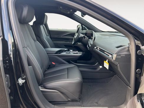 Used 2026 Cadillac Lyriq Sport RWD image 10