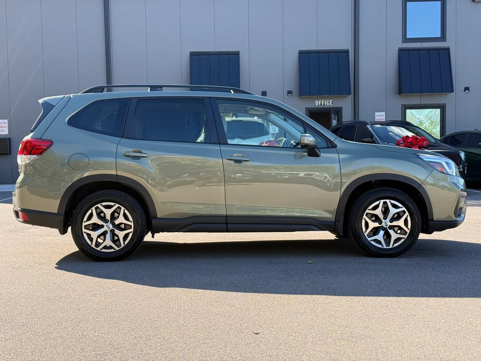 Used 2021 Subaru Forester Premium AWD/4WD image 6