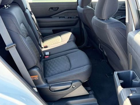Certified 2023 Nissan Pathfinder SV w/ Black Appearance Package FWD image 25