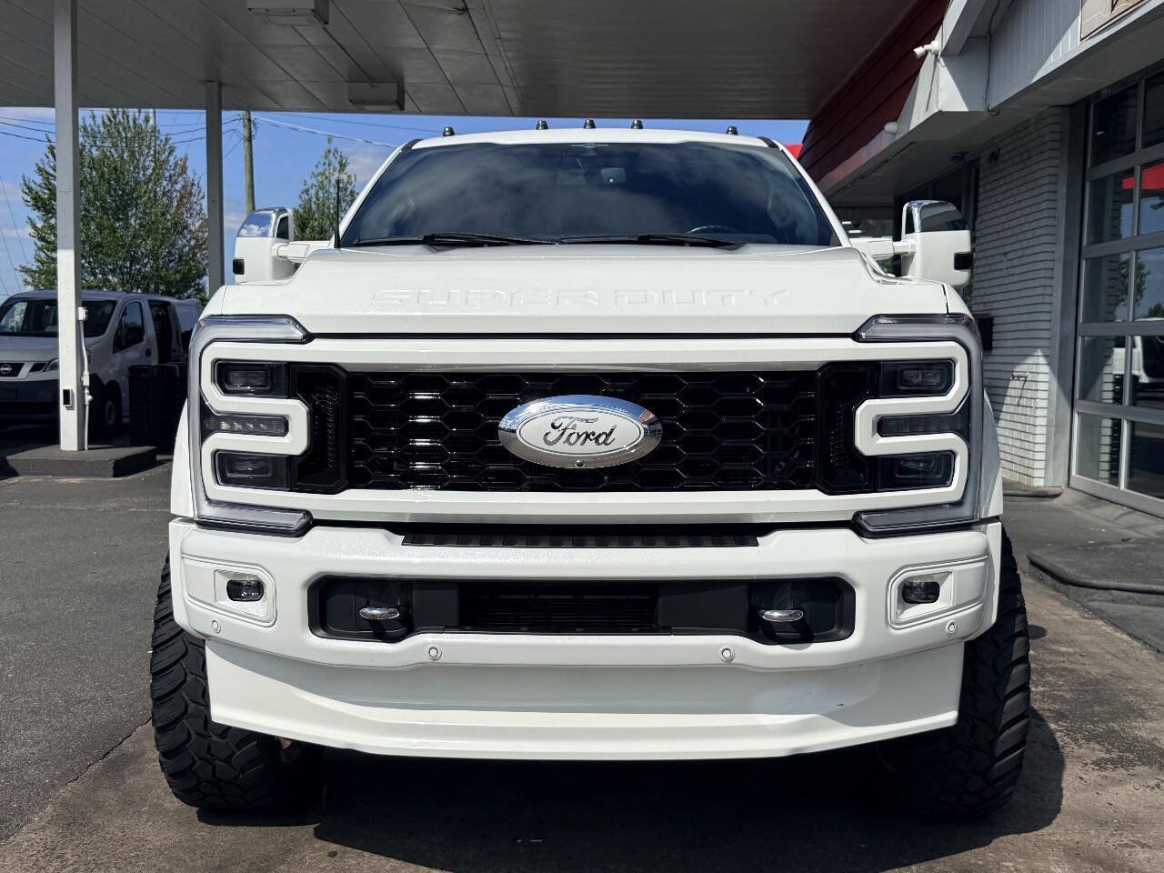 Used 2023 Ford F450 Platinum w/ FX4 Off-Road Package AWD/4WD image 7