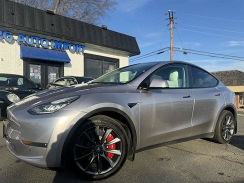 Used 2021 Tesla Model Y Long Range AWD/4WD image 1