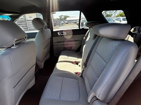 Used 2013 Ford Explorer XLT FWD image 37