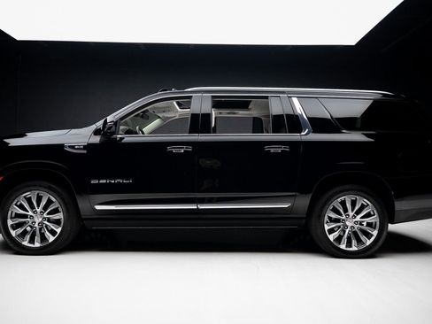 Used 2023 GMC Yukon XL Denali image 16