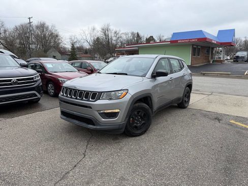 Used 2019 Jeep Compass Sport w/ Tech Group image 2