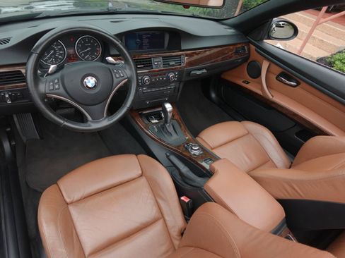 Used 2009 BMW 335i Convertible RWD image 10