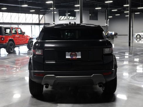 Used 2018 Land Rover Range Rover Evoque SE AWD/4WD image 6