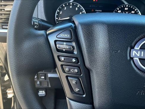 Used 2024 Nissan Frontier SV AWD/4WD image 11
