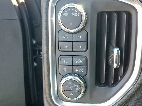 Used 2022 GMC Sierra 1500 AT4 w/ AT4 Premium Package image 28