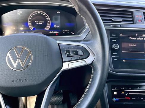 Used 2024 Volkswagen Tiguan SE FWD image 12