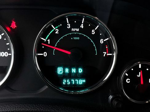 Used 2018 Jeep Wrangler Unlimited Sport S AWD/4WD image 28
