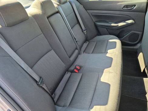 Used 2025 Nissan Altima 2.5 SV FWD image 29