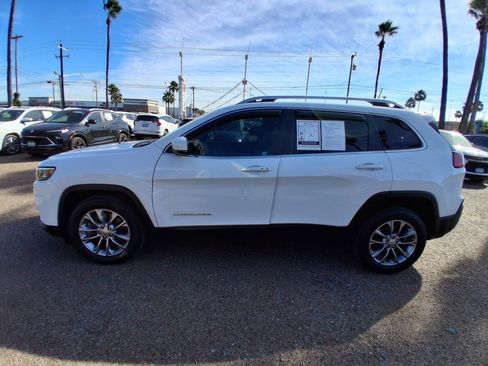 Used 2020 Jeep Cherokee Latitude Plus image 4