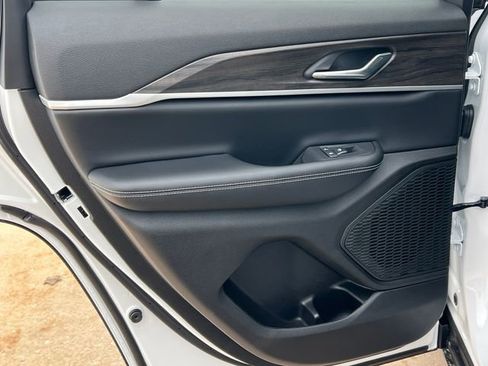 New 2026 Jeep Grand Cherokee 4WD image 33