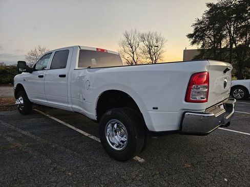 Used 2024 RAM 3500 Tradesman w/ Chrome Appearance Group image 9