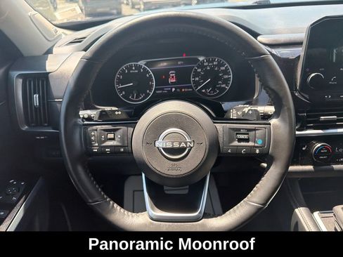 Used 2025 Nissan Pathfinder SL w/ SL Premium Package FWD image 18
