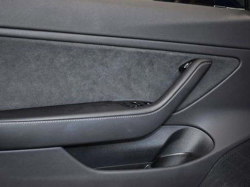 Used 2018 Tesla Model 3 Long Range RWD image 19