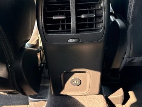 Used 2024 Ford Escape ST-Line FWD image 10