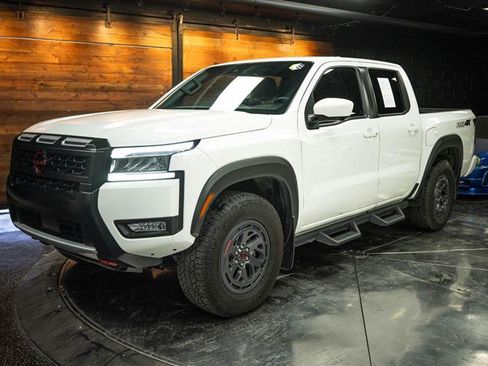 Used 2025 Nissan Frontier PRO-4X w/ Pro Convenience Package AWD/4WD image 2
