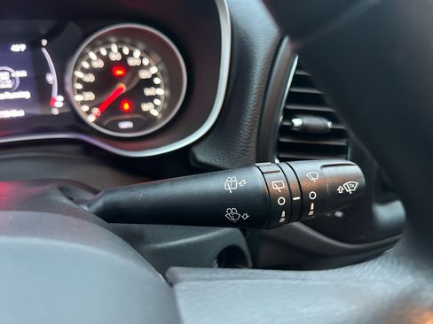 Used 2018 Jeep Compass Sport image 43