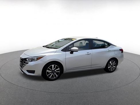 Used 2025 Nissan Versa SV FWD image 7