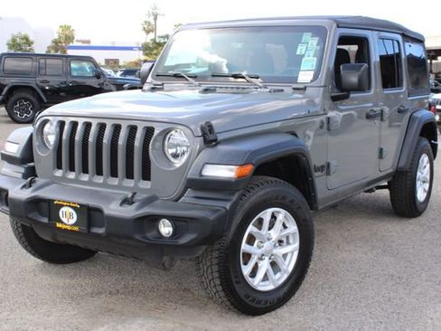Used 2023 Jeep Wrangler Sport S image 9